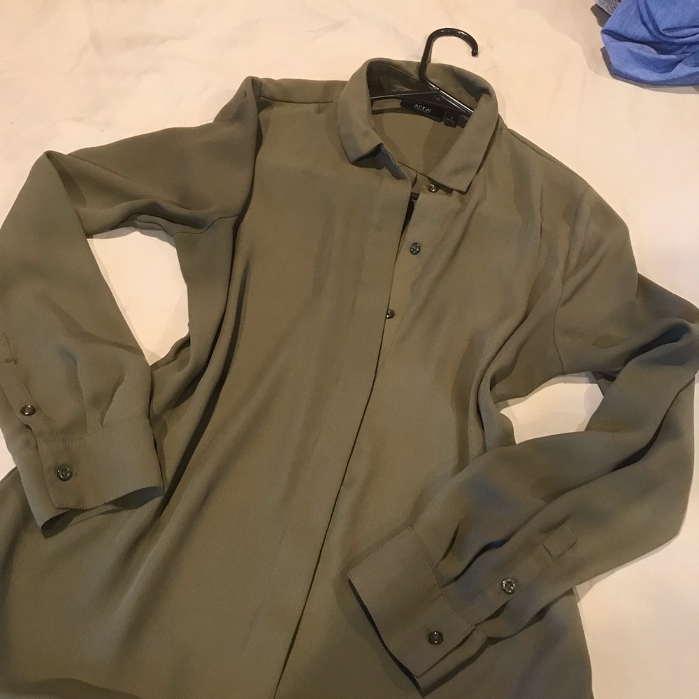 Apt 9 button up shirt